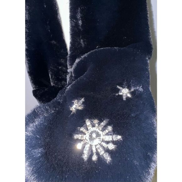 Victoria secret Winter  Angel black soft faux fur scarf with pockets - Picture 2 of 7